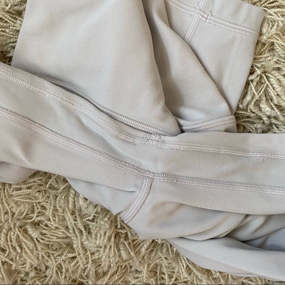 Lululemon Align Leggings 28” in Chrome - Size 4 - Picture 6 of 10